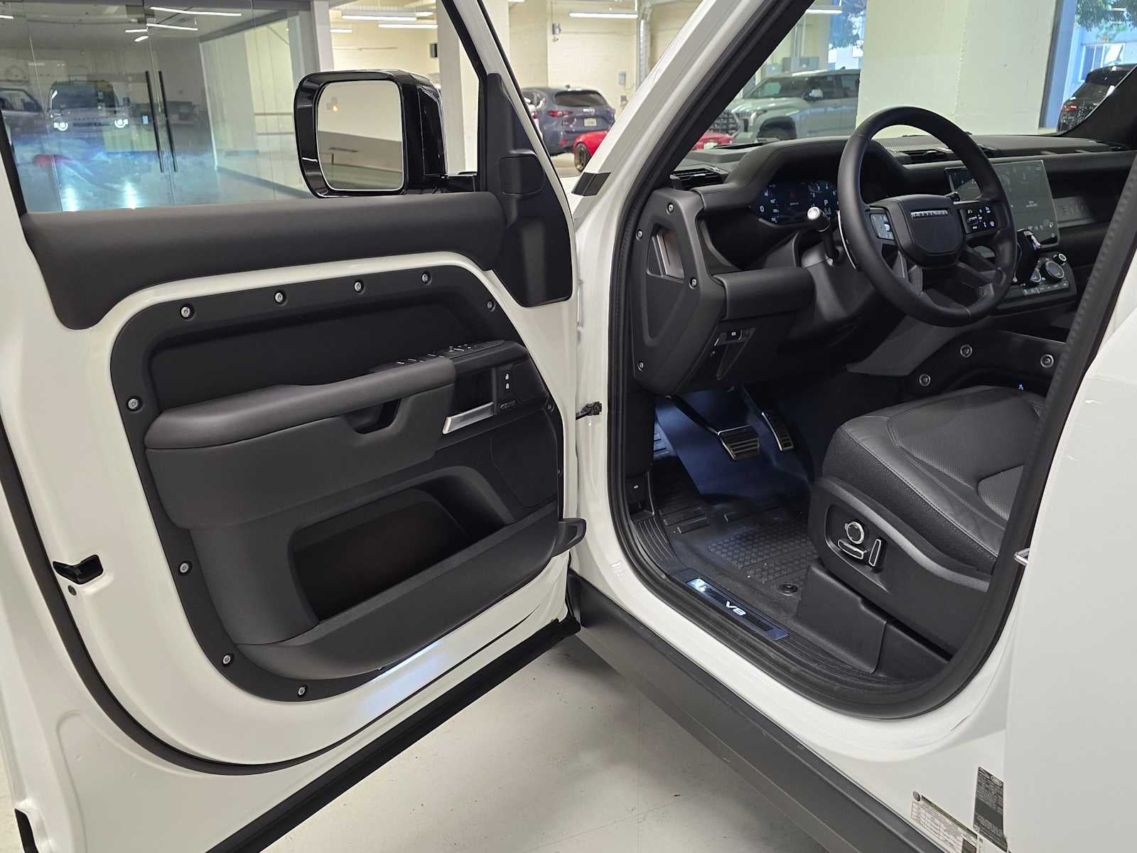 2026 Land Rover Defender V8 130 P500