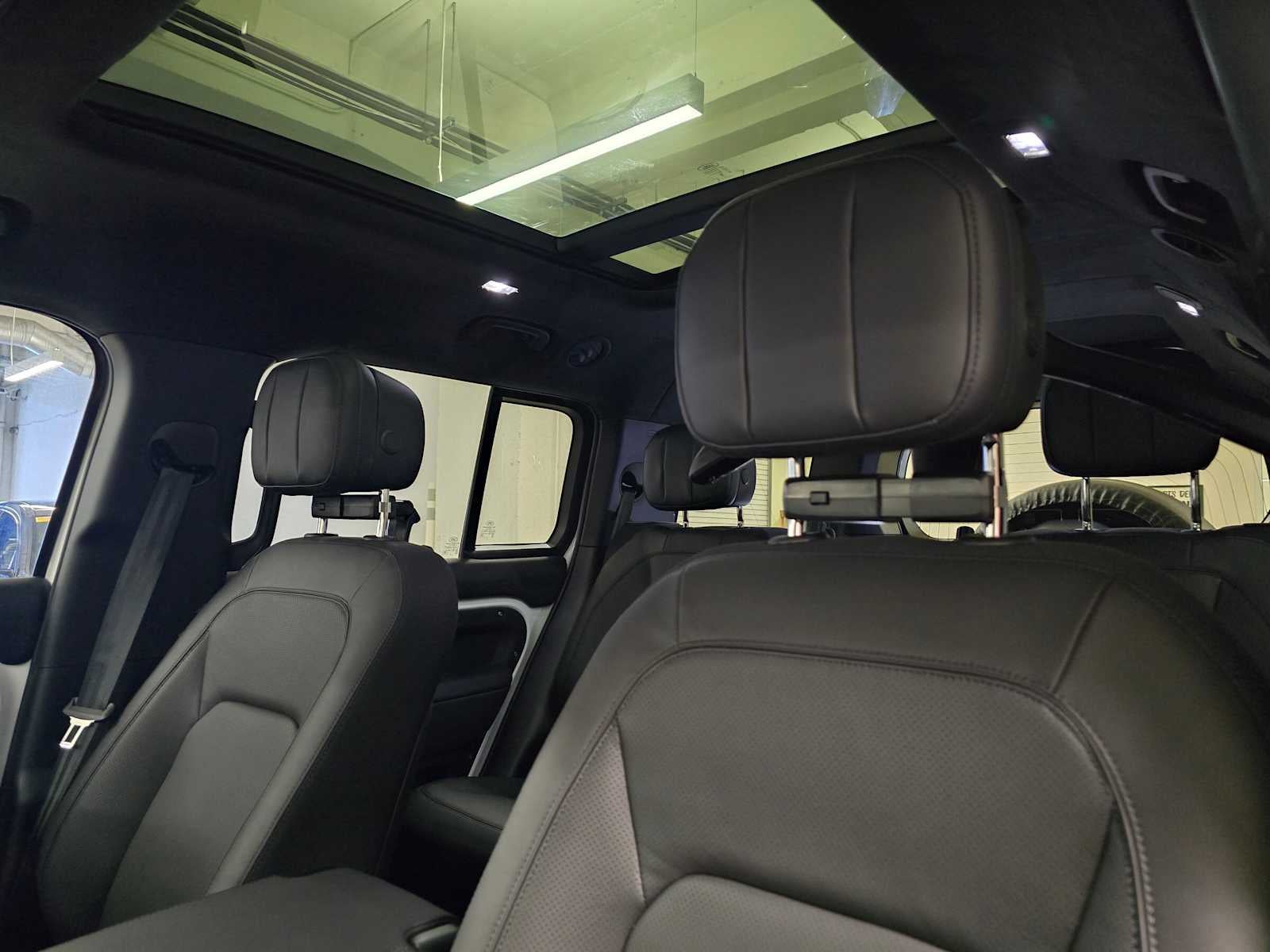 2026 Land Rover Defender V8 130 P500