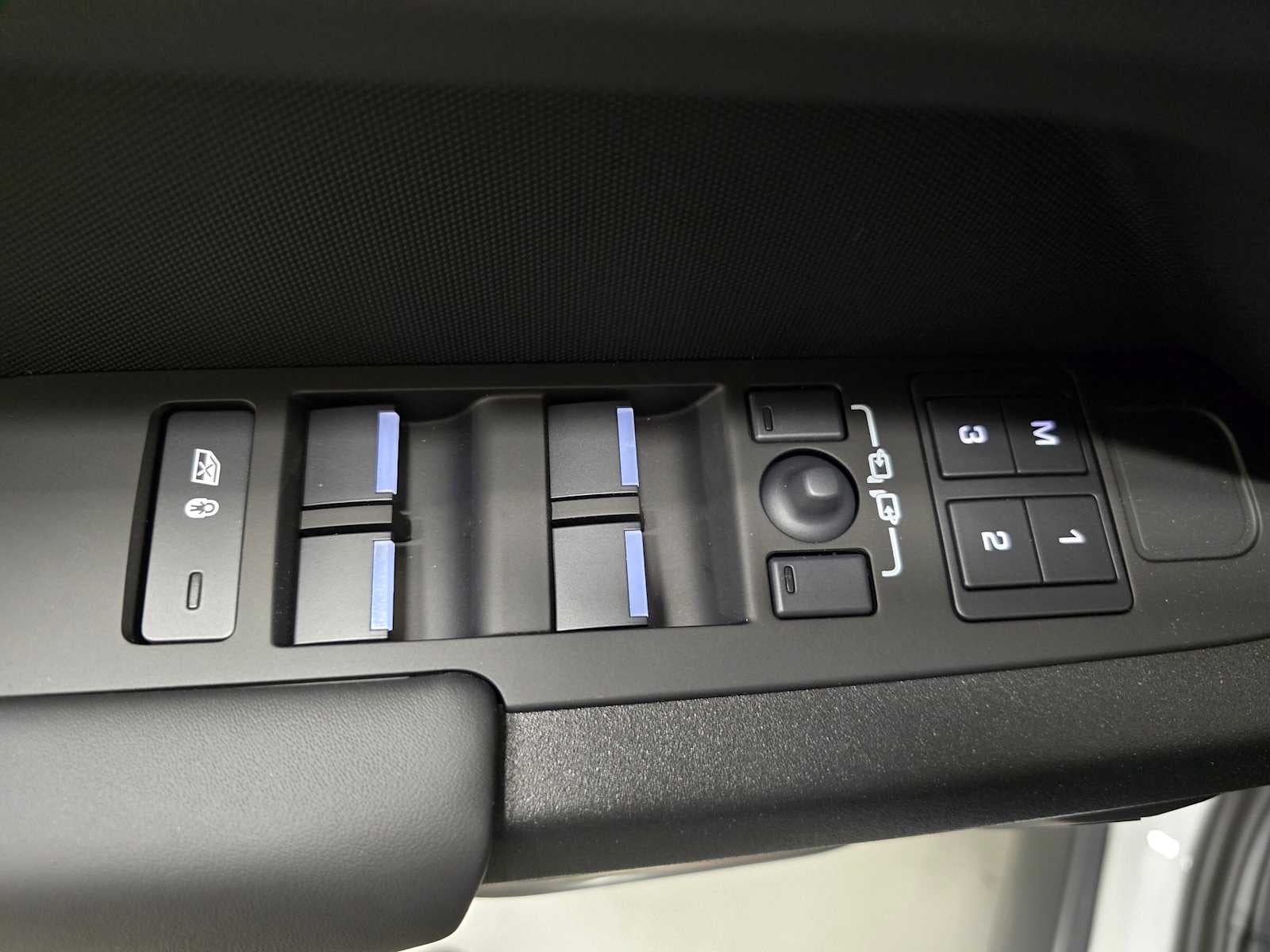 2026 Land Rover Defender V8 130 P500