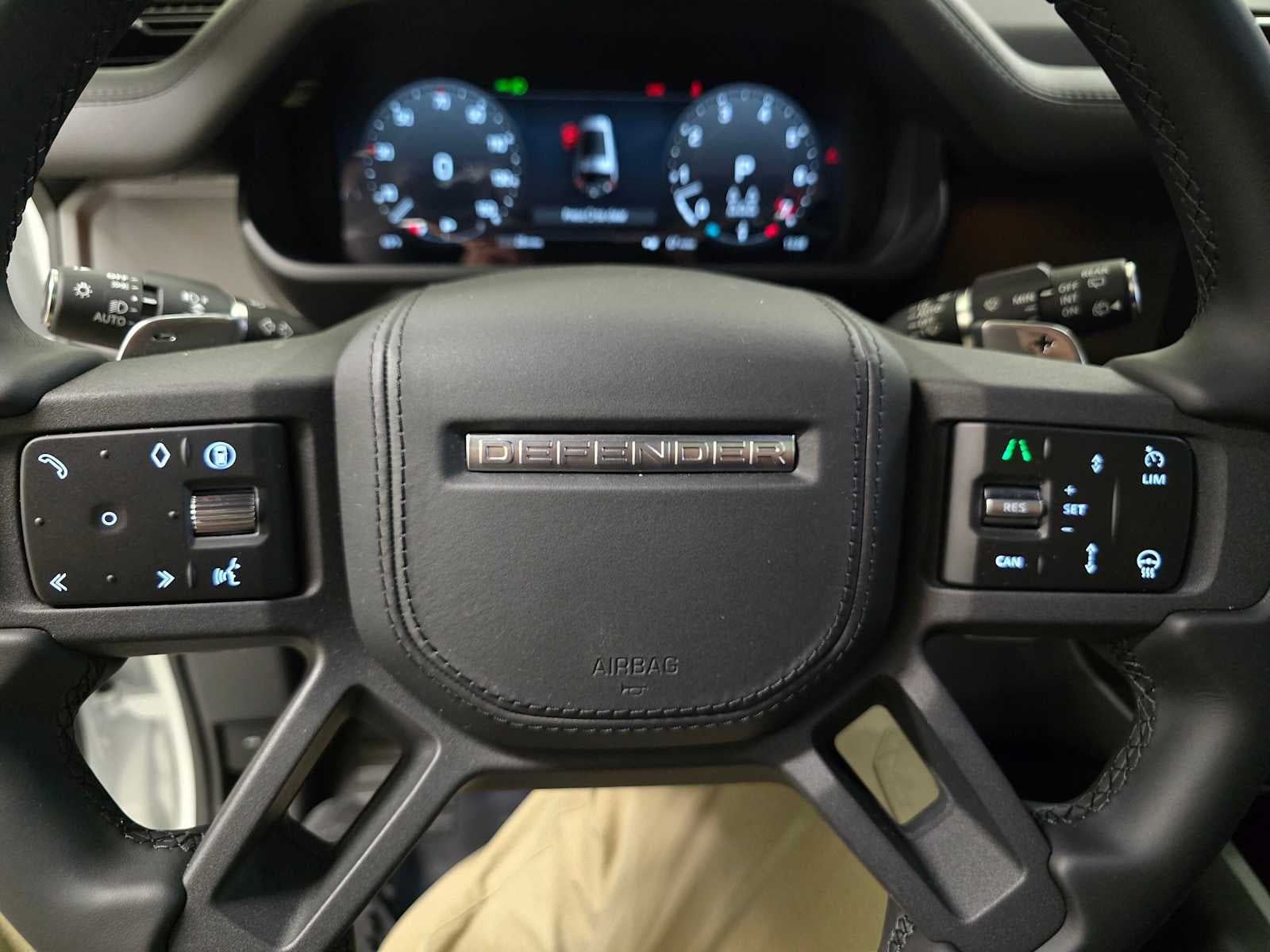 2026 Land Rover Defender V8 130 P500