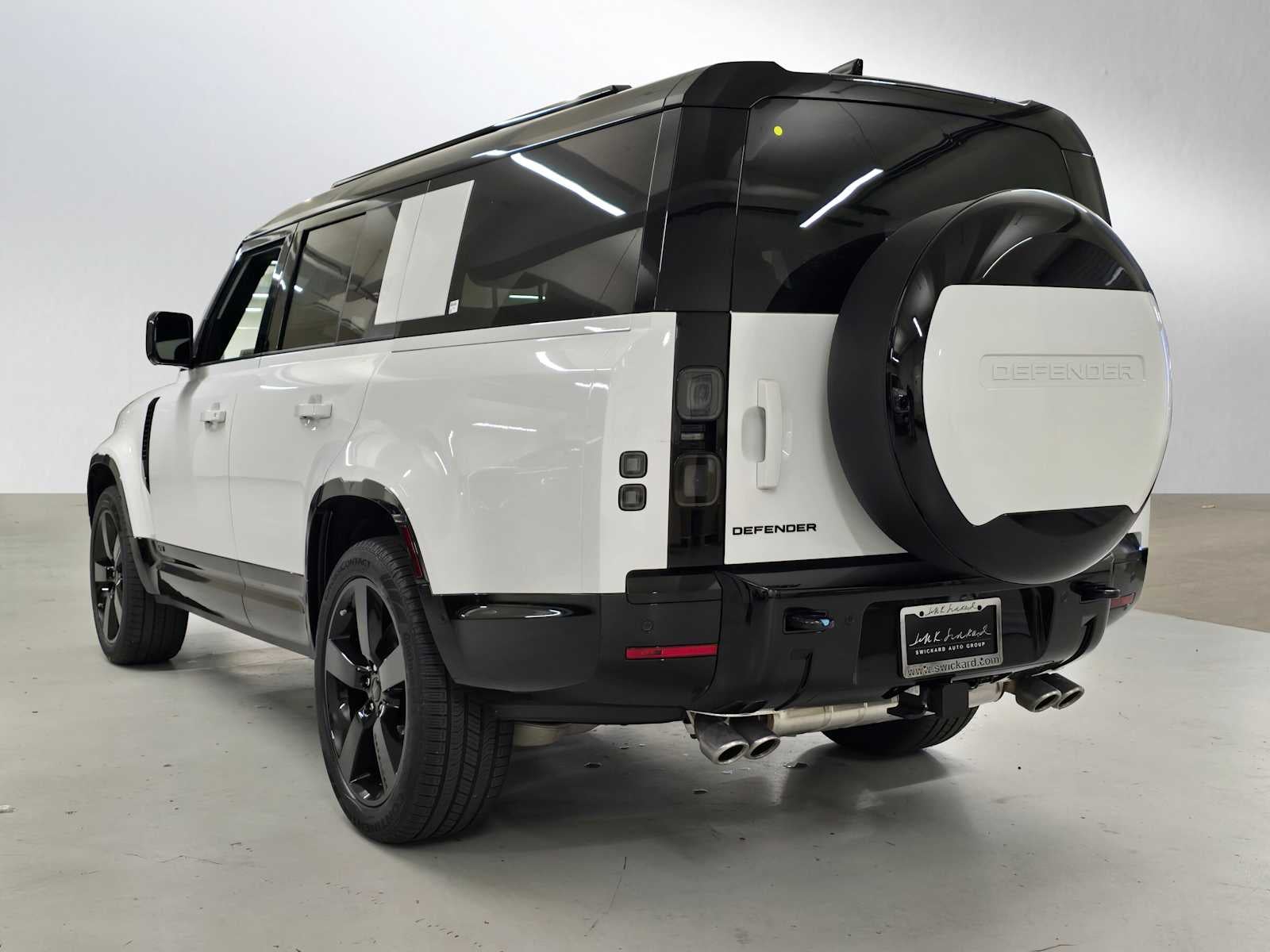 2026 Land Rover Defender V8 130 P500