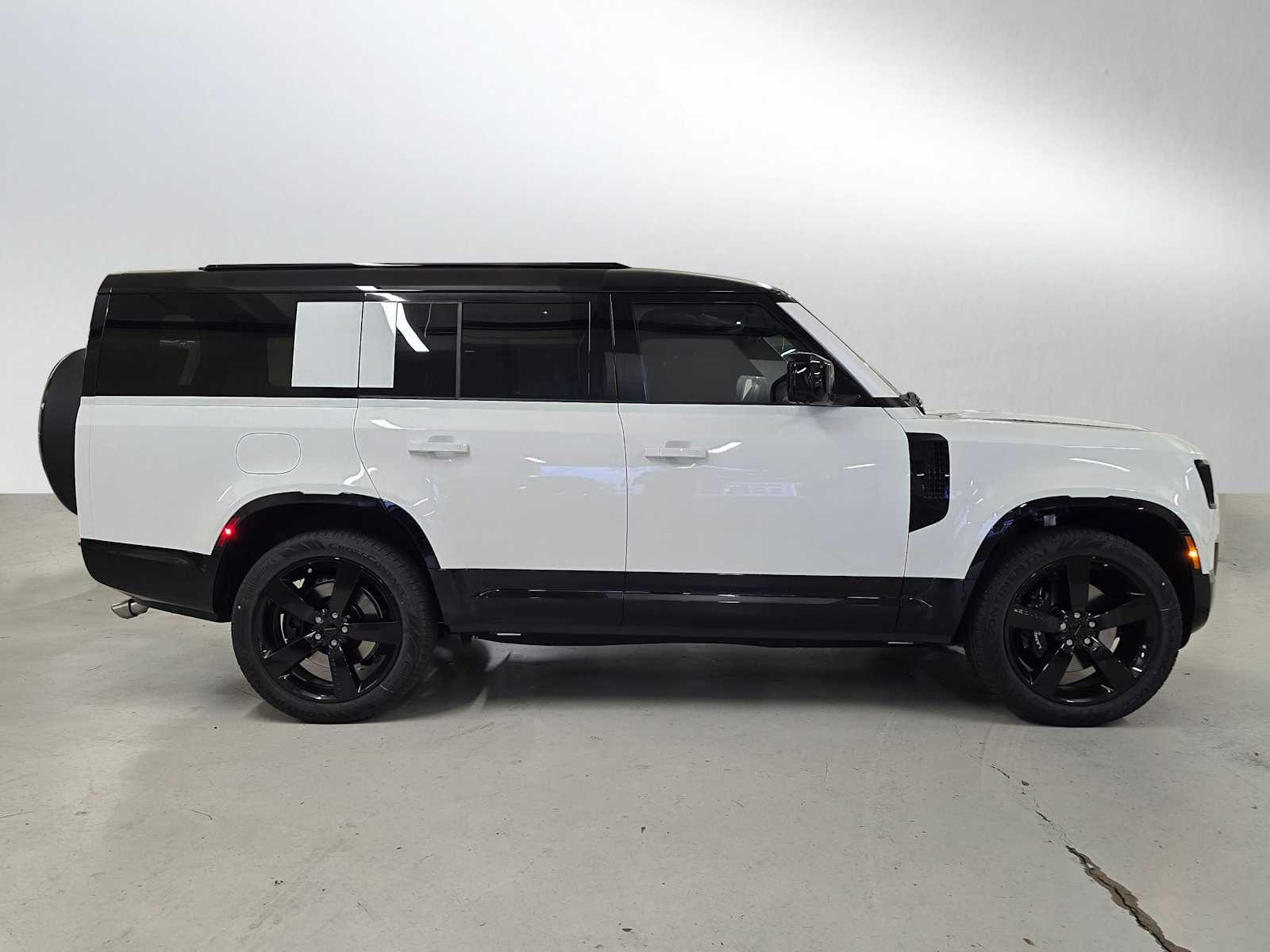 2026 Land Rover Defender V8 130 P500