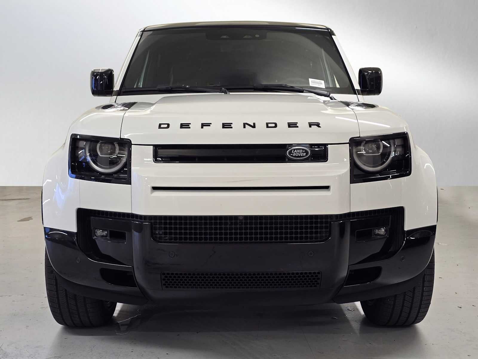 2026 Land Rover Defender V8 130 P500