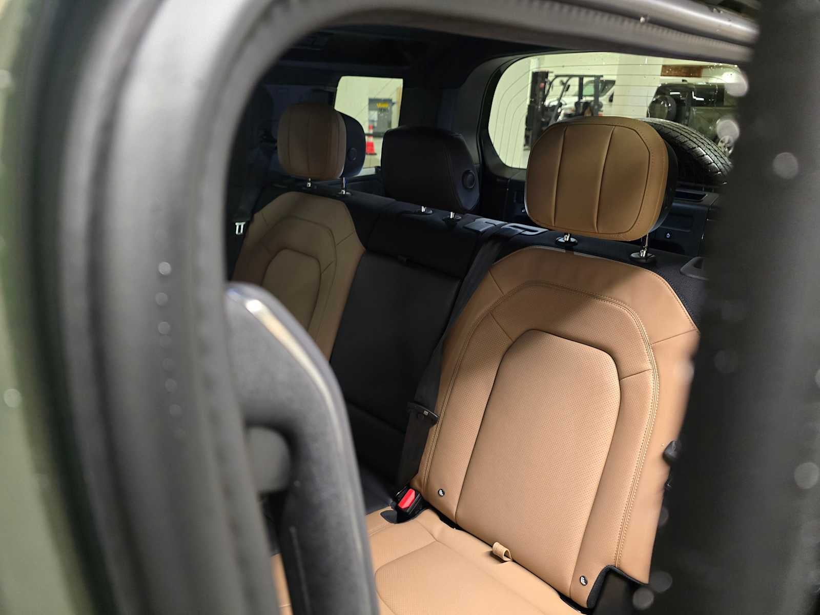 2026 Land Rover Defender X 110 P400