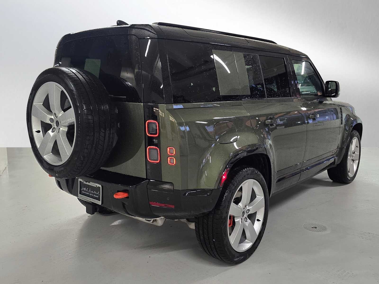2026 Land Rover Defender X 110 P400