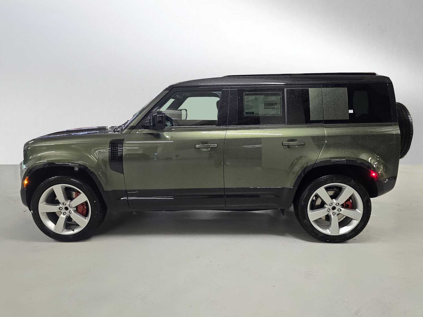 2026 Land Rover Defender X 110 P400