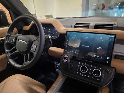 2026 Land Rover Defender X 110 P400