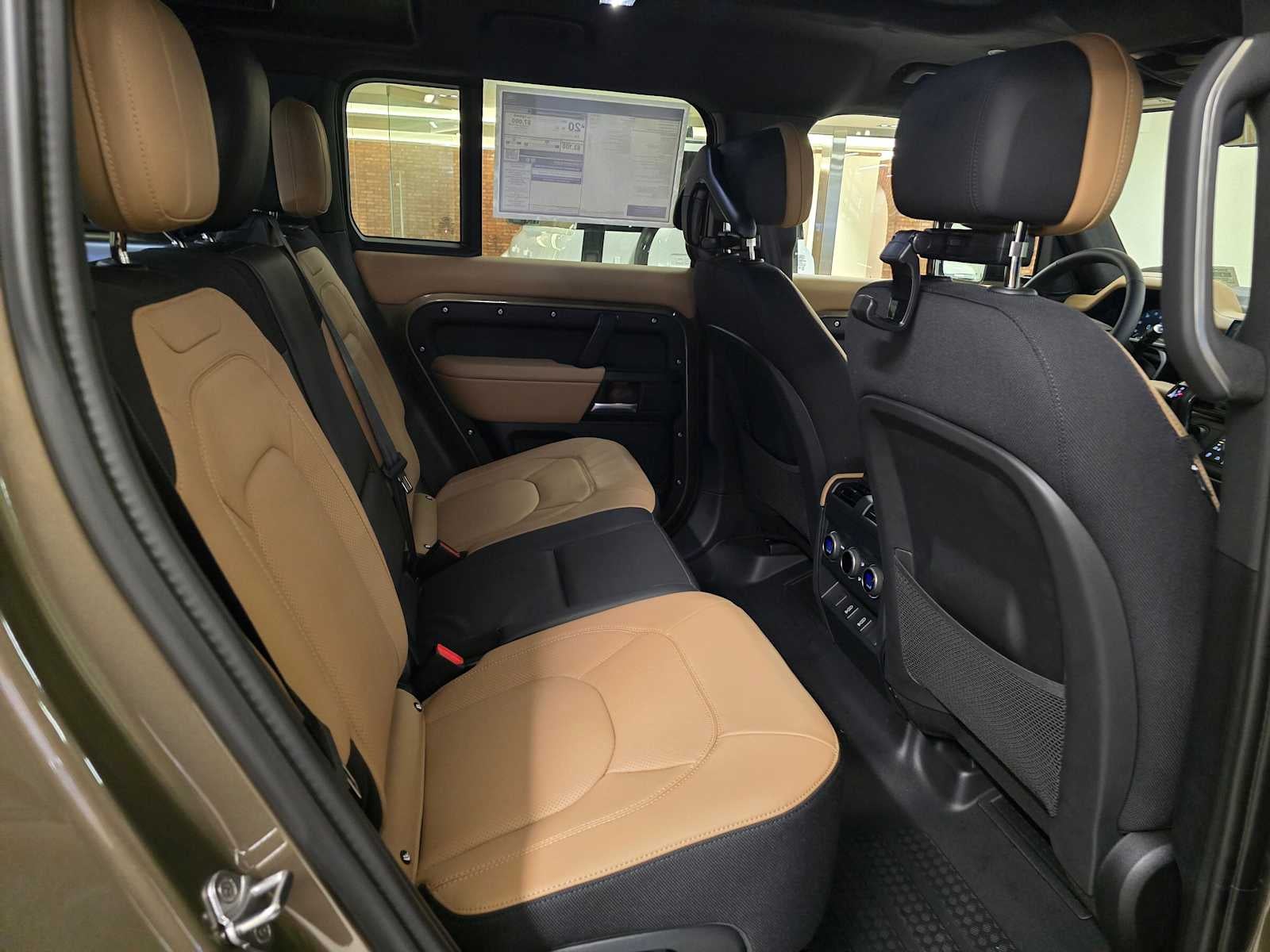 2026 Land Rover Defender X 110 P400