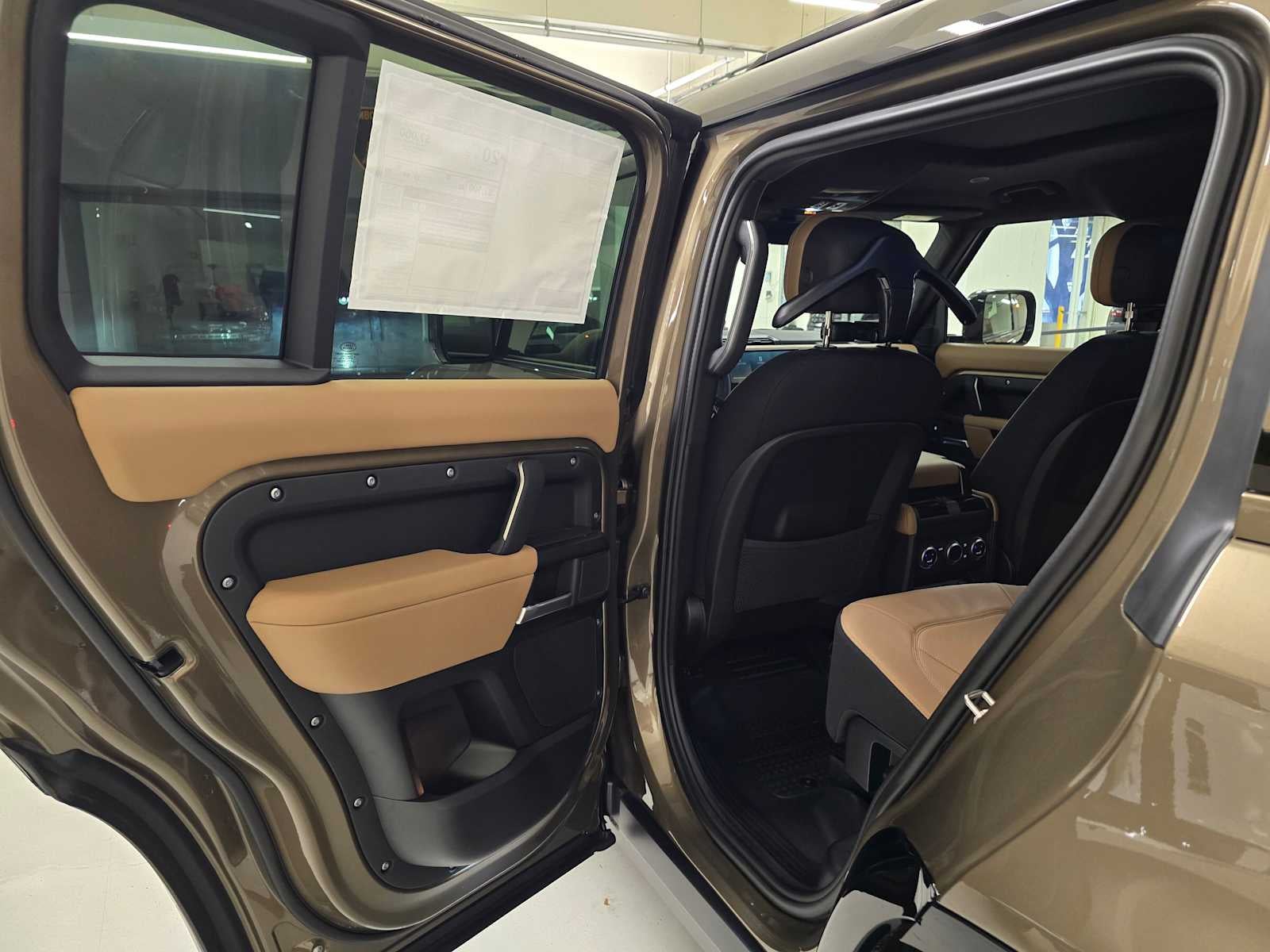 2026 Land Rover Defender X 110 P400