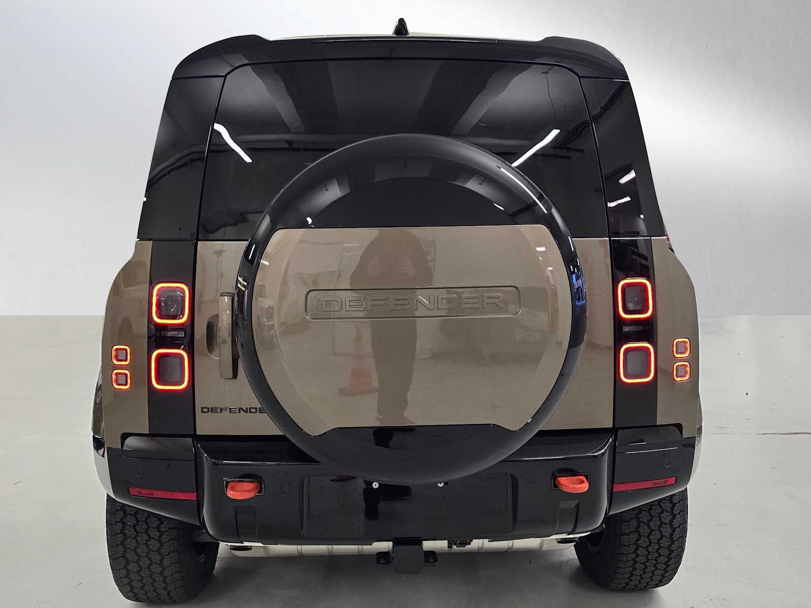 2026 Land Rover Defender X 110 P400