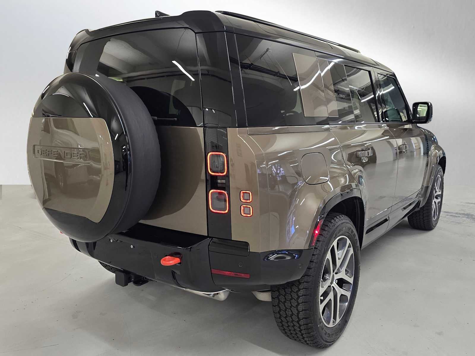 2026 Land Rover Defender X 110 P400