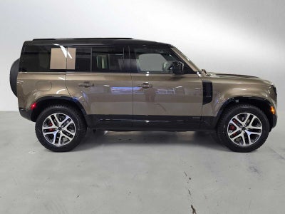 2026 Land Rover Defender X 110 P400