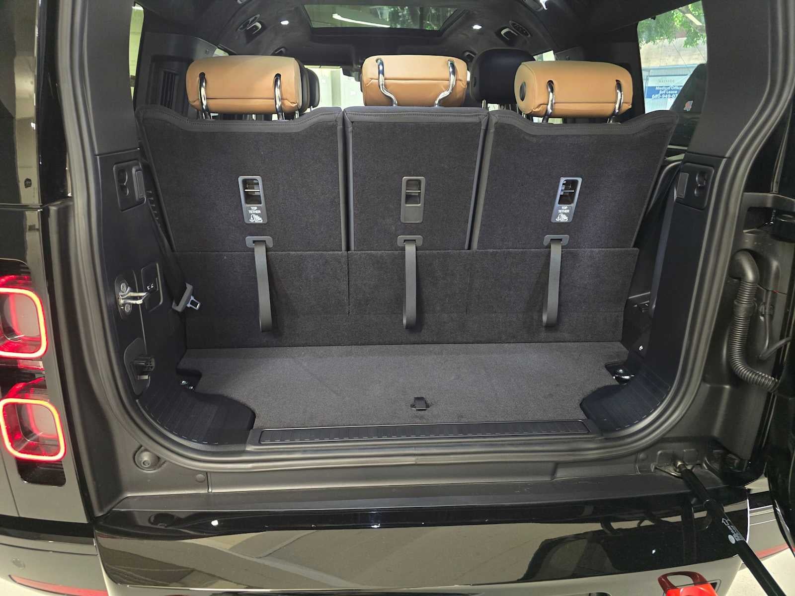 2025 Land Rover Defender X 130 P400