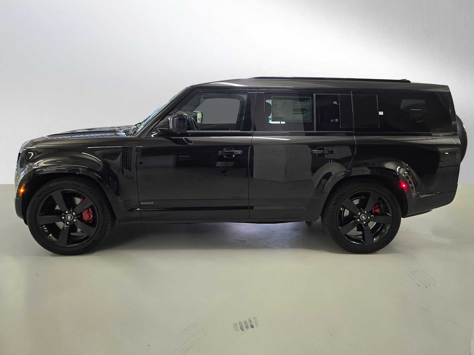 2025 Land Rover Defender X 130 P400