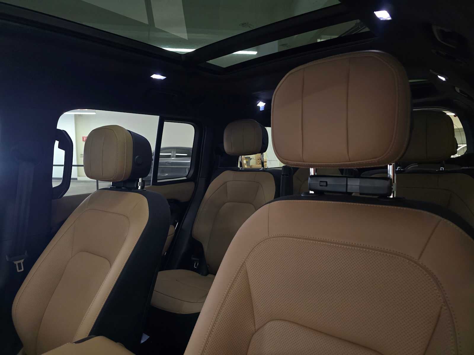 2025 Land Rover Defender X 130 P400