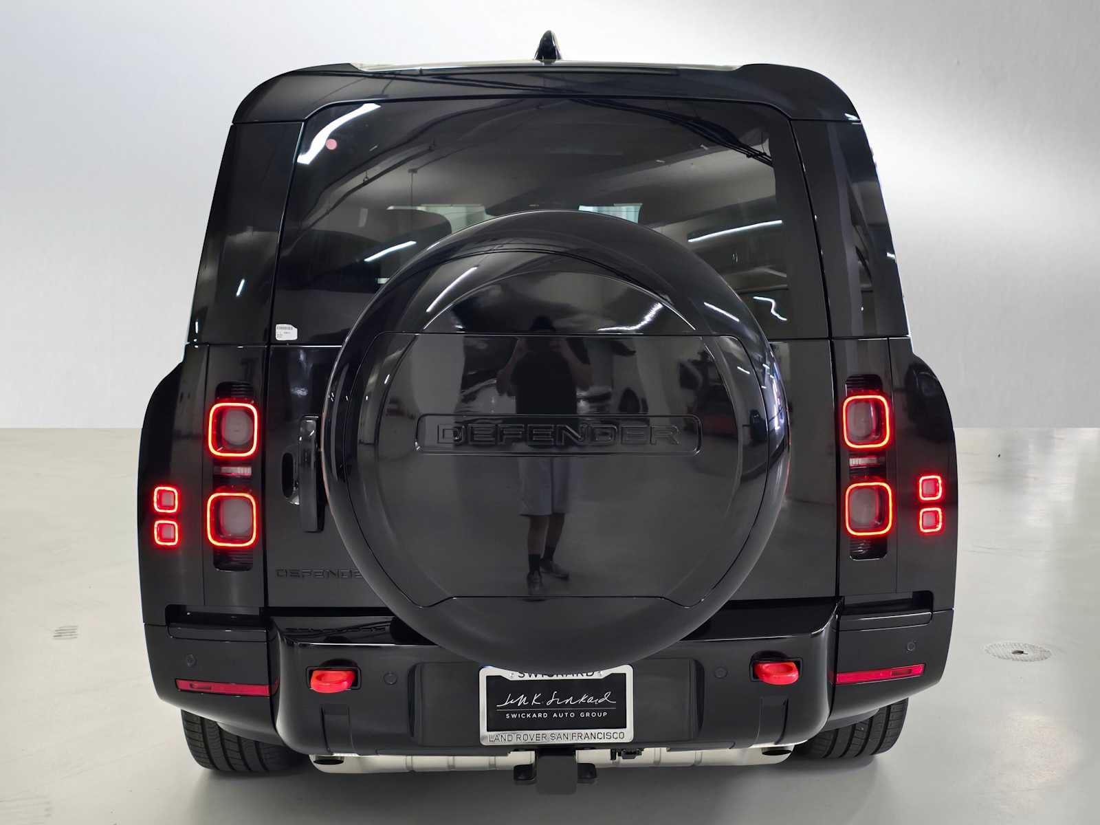 2025 Land Rover Defender X 130 P400