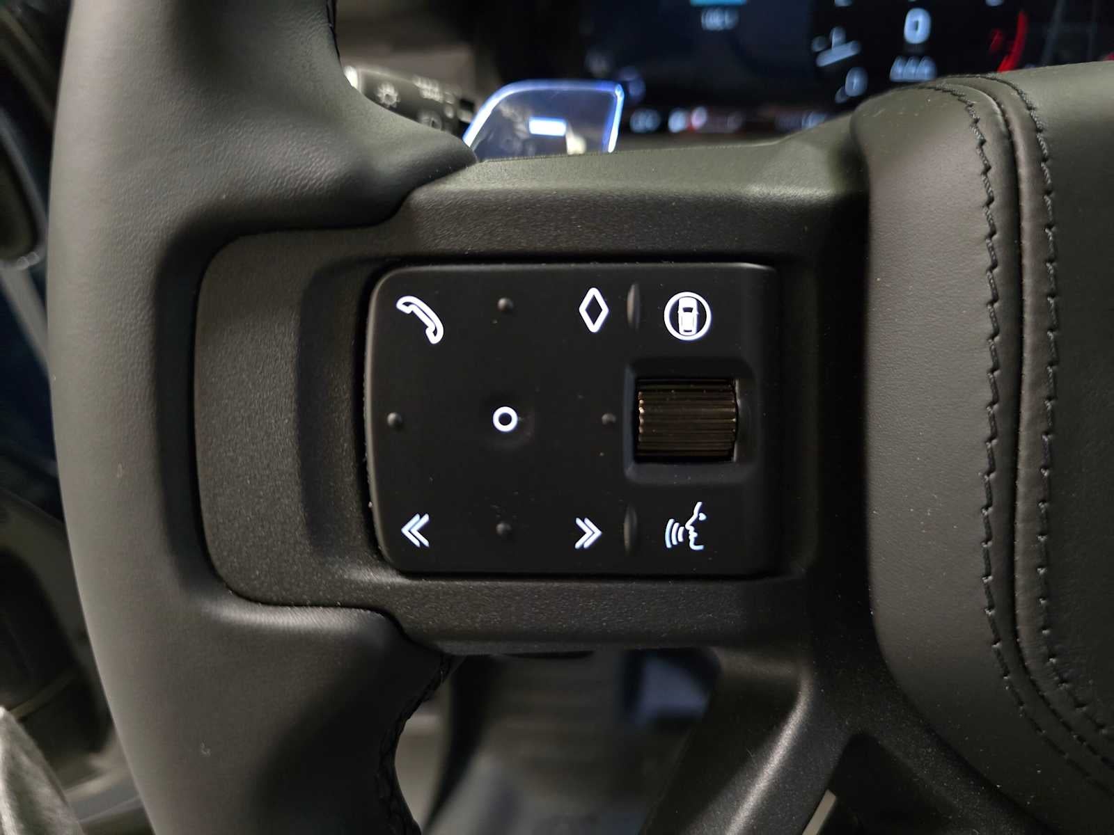 2026 Land Rover Defender OCTA 110 P635
