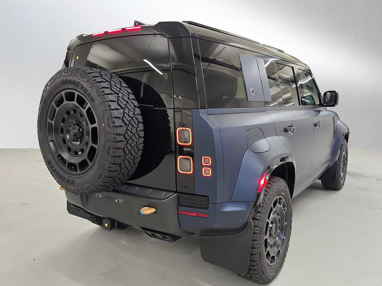2026 Land Rover Defender OCTA 110 P635