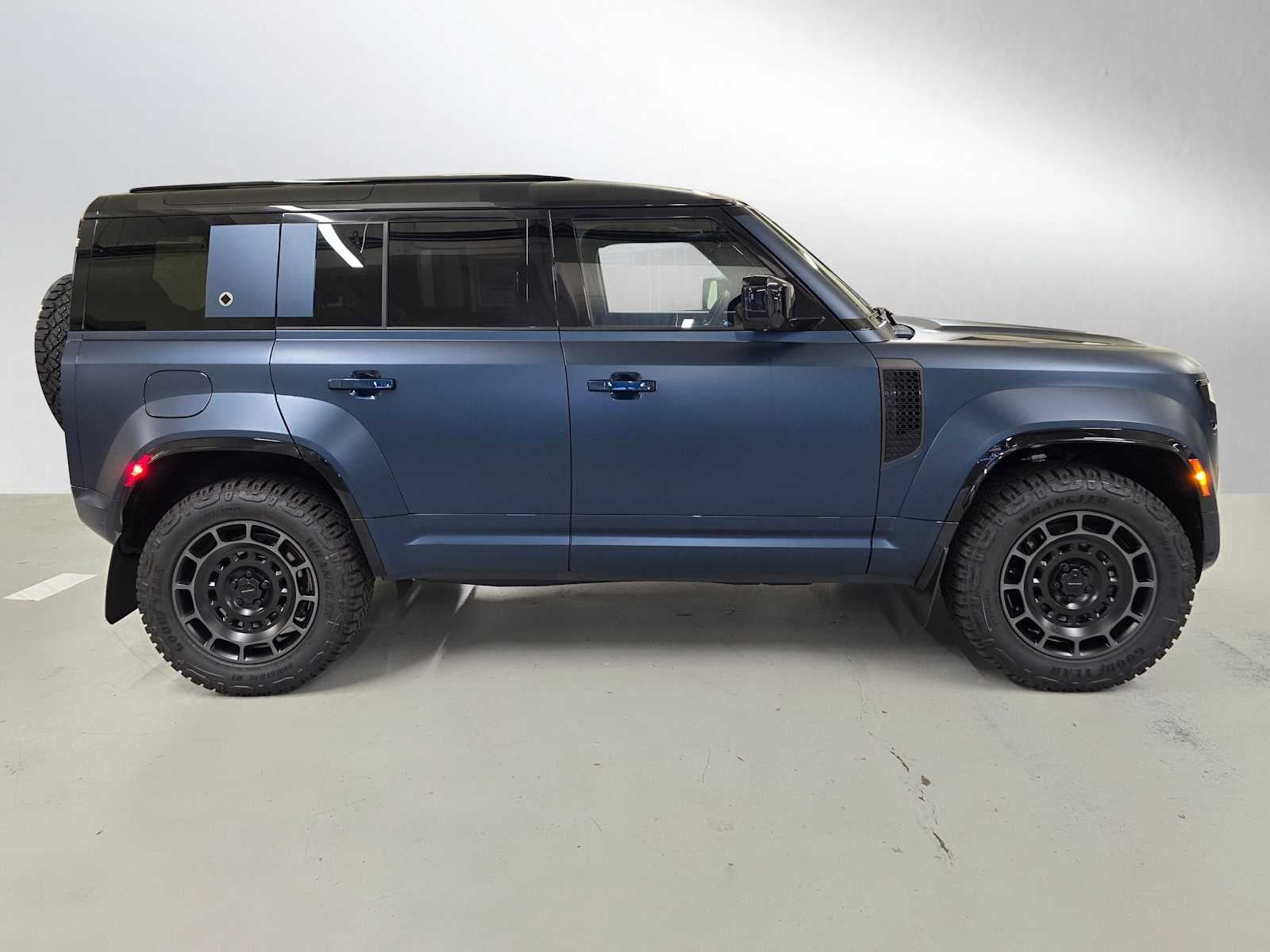 2026 Land Rover Defender OCTA 110 P635