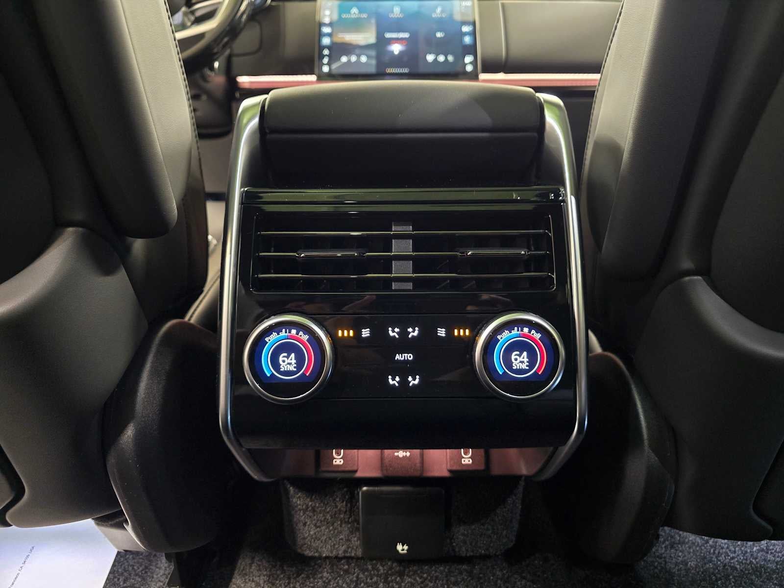 2026 Land Rover Range Rover SE