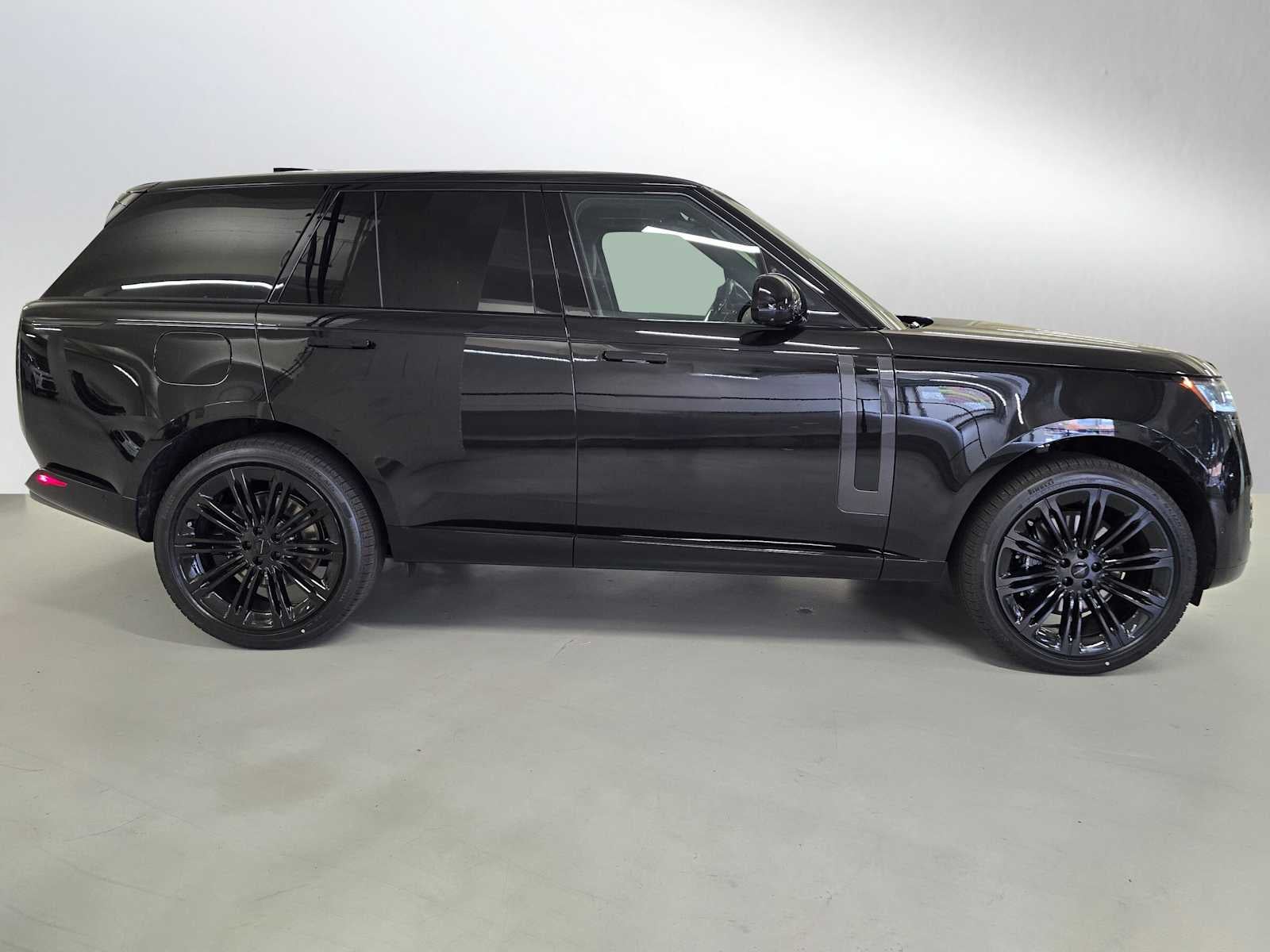 2026 Land Rover Range Rover SE