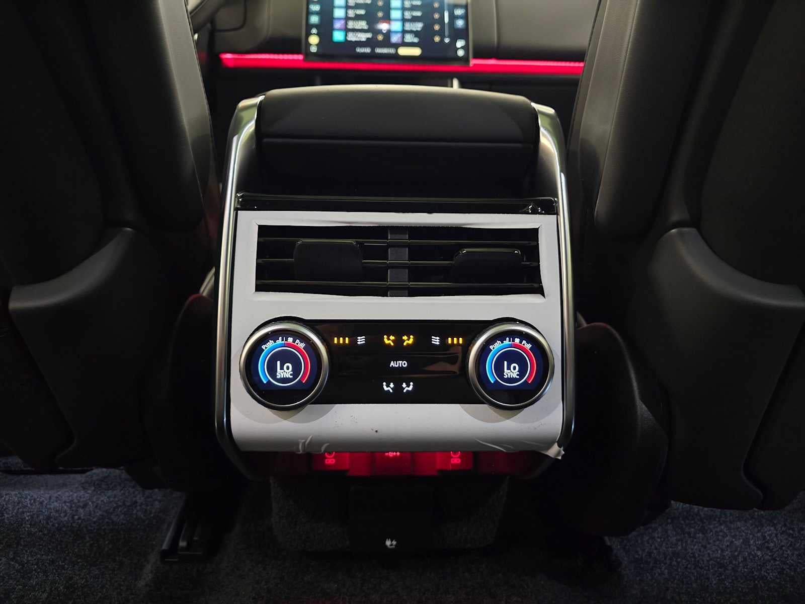 2026 Land Rover Range Rover SE
