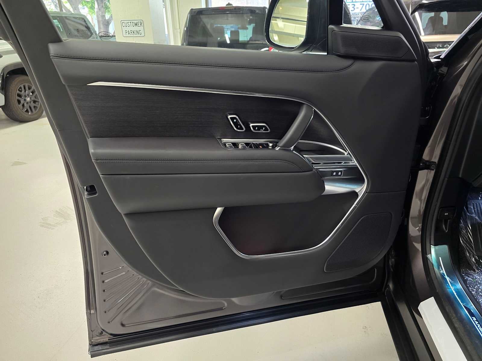 2026 Land Rover Range Rover SE