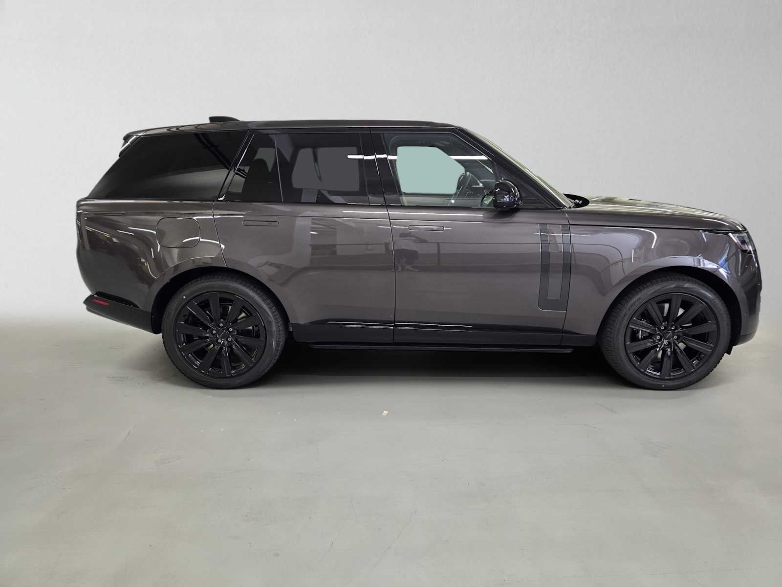 2026 Land Rover Range Rover SE