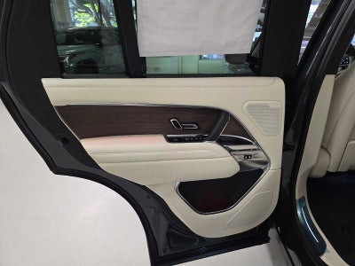 2026 Land Rover Range Rover SE