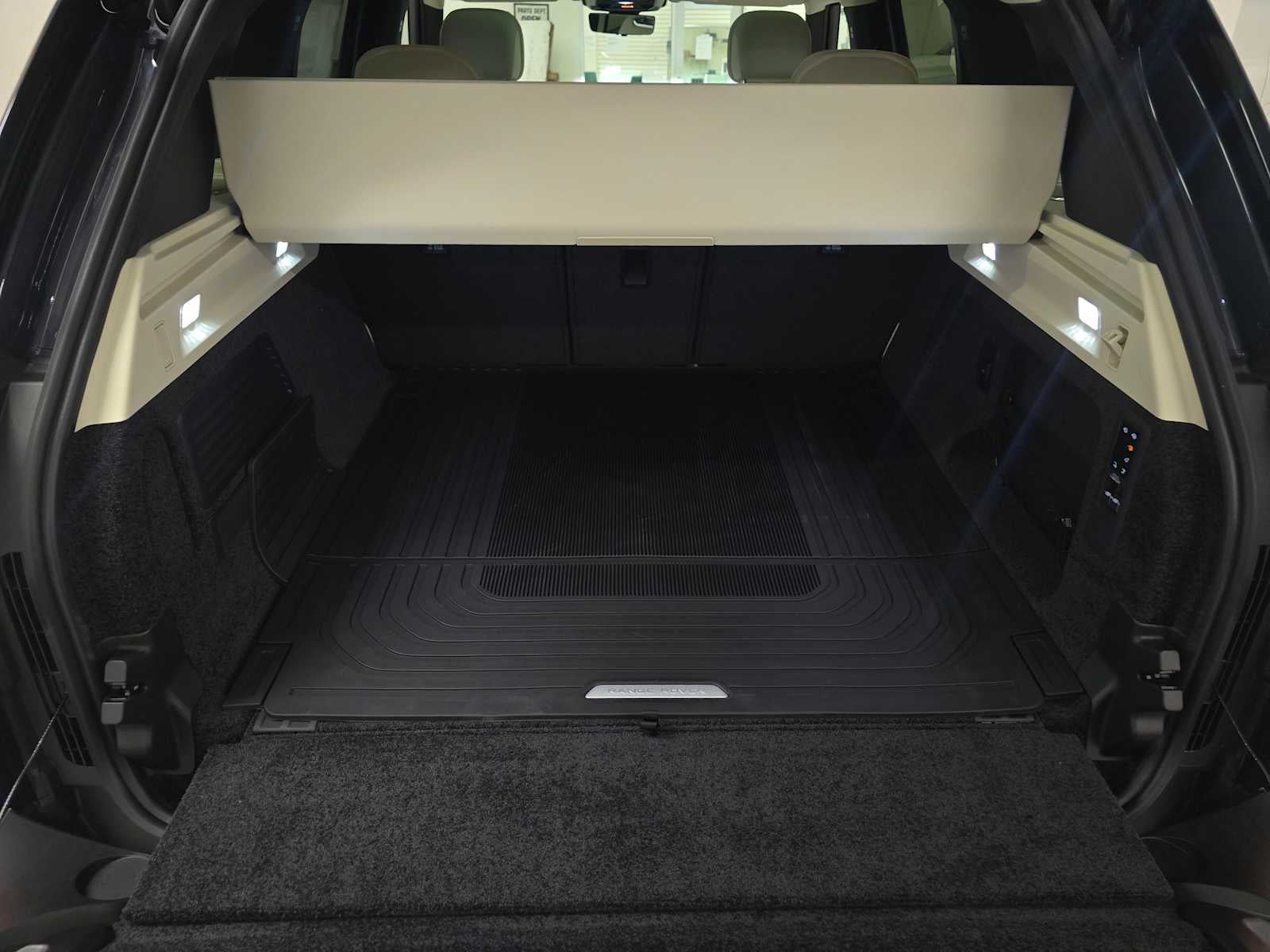 2026 Land Rover Range Rover SE