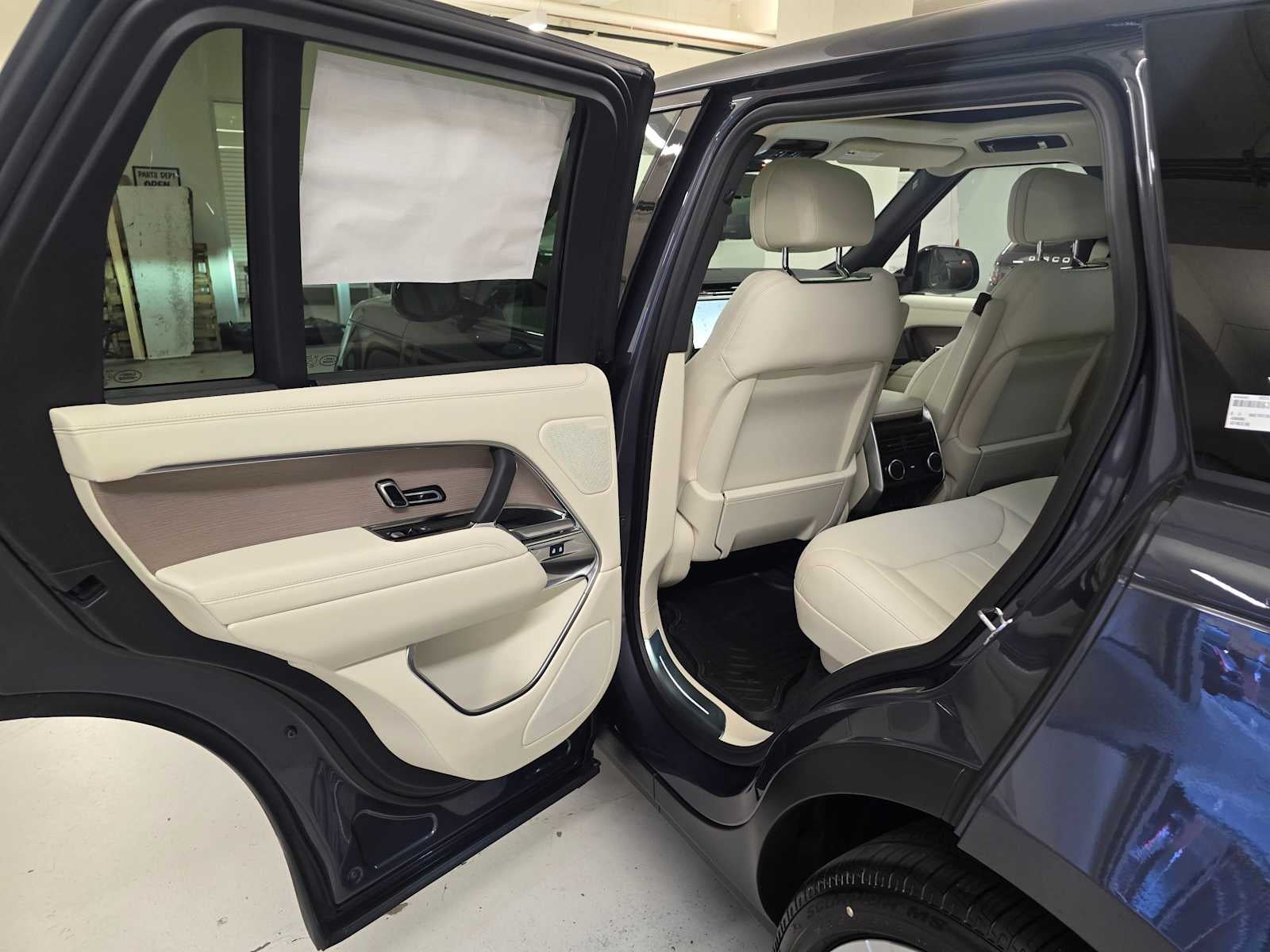 2026 Land Rover Range Rover SE