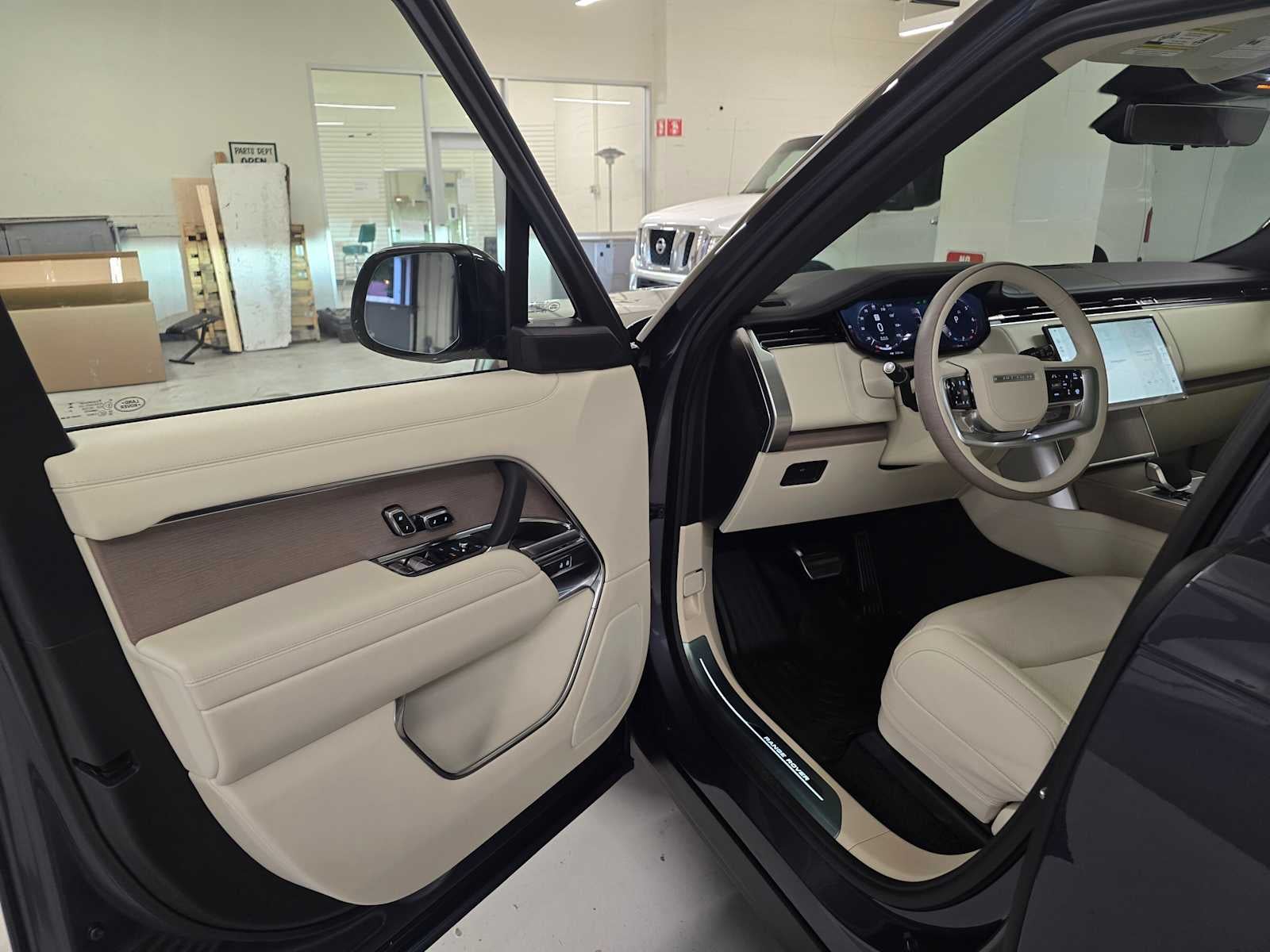 2026 Land Rover Range Rover SE