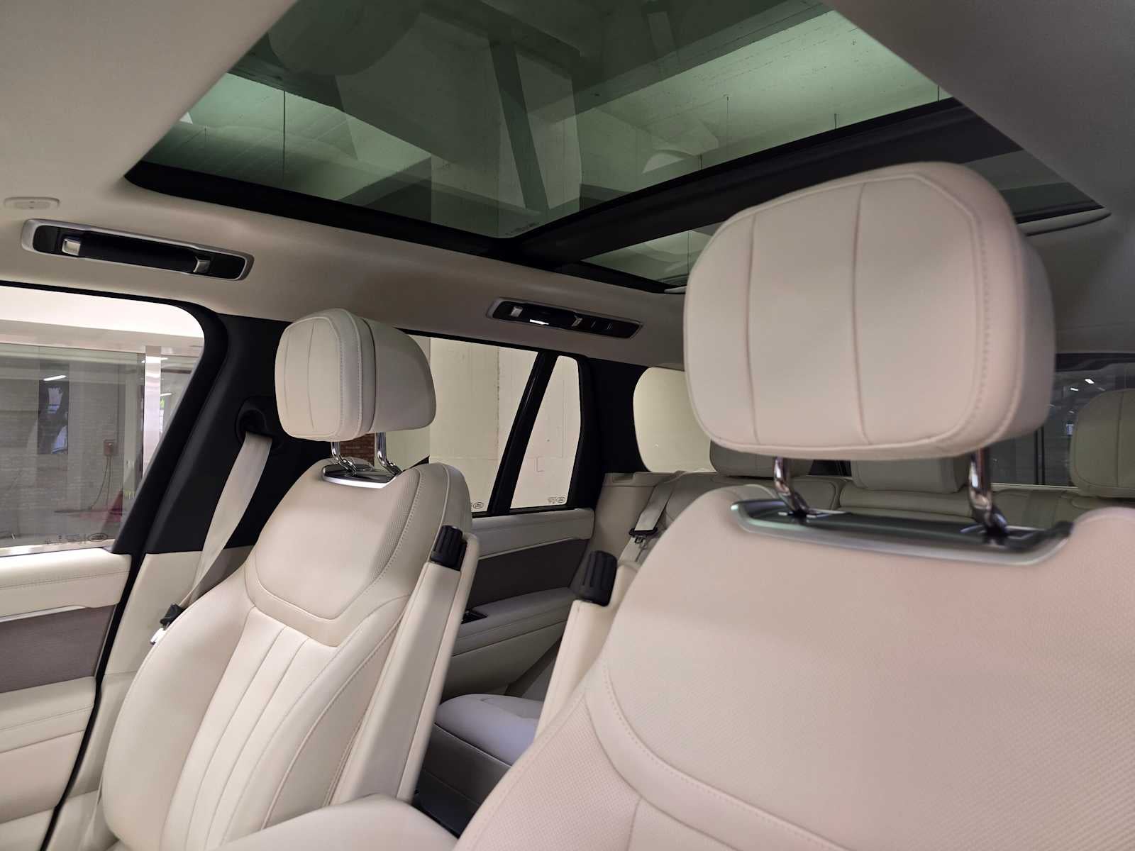 2026 Land Rover Range Rover SE