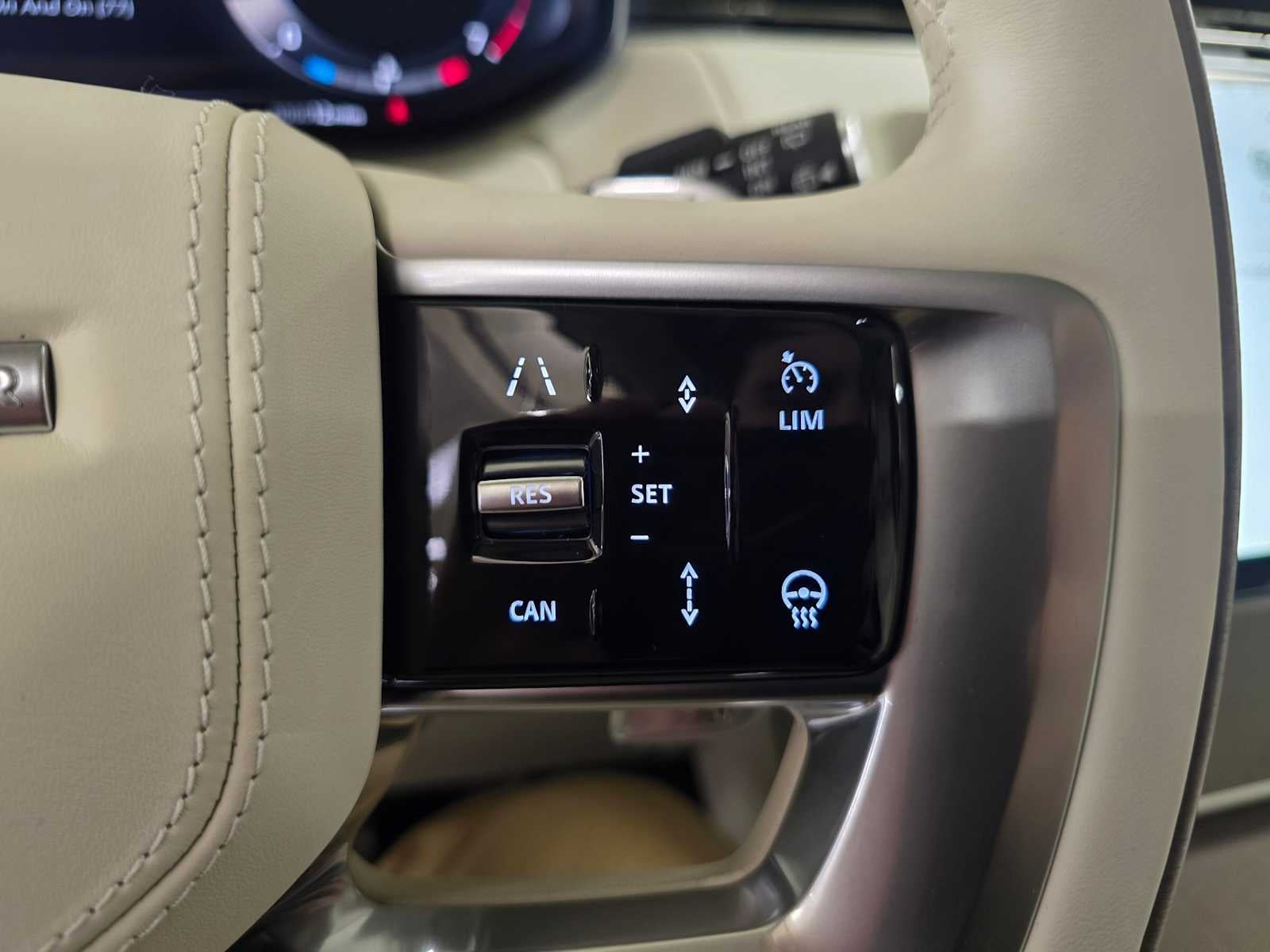 2026 Land Rover Range Rover SE