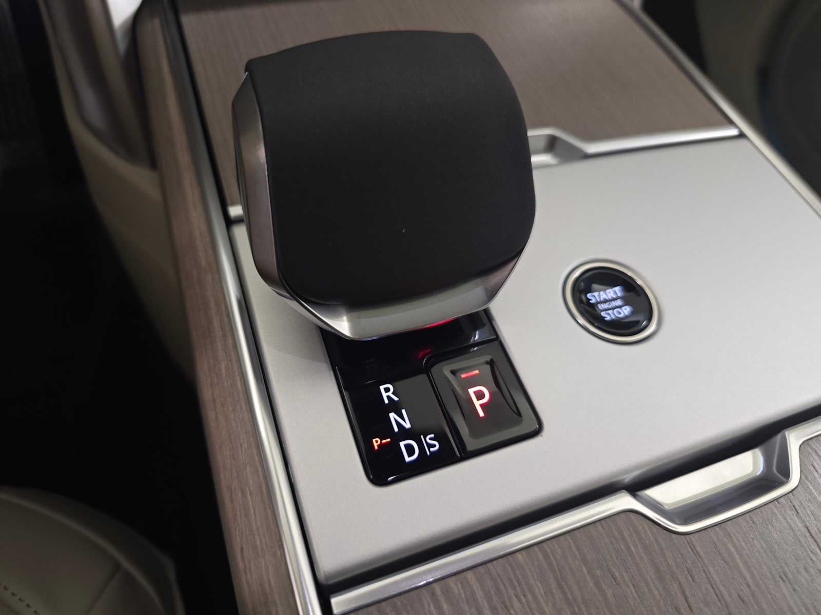 2026 Land Rover Range Rover SE