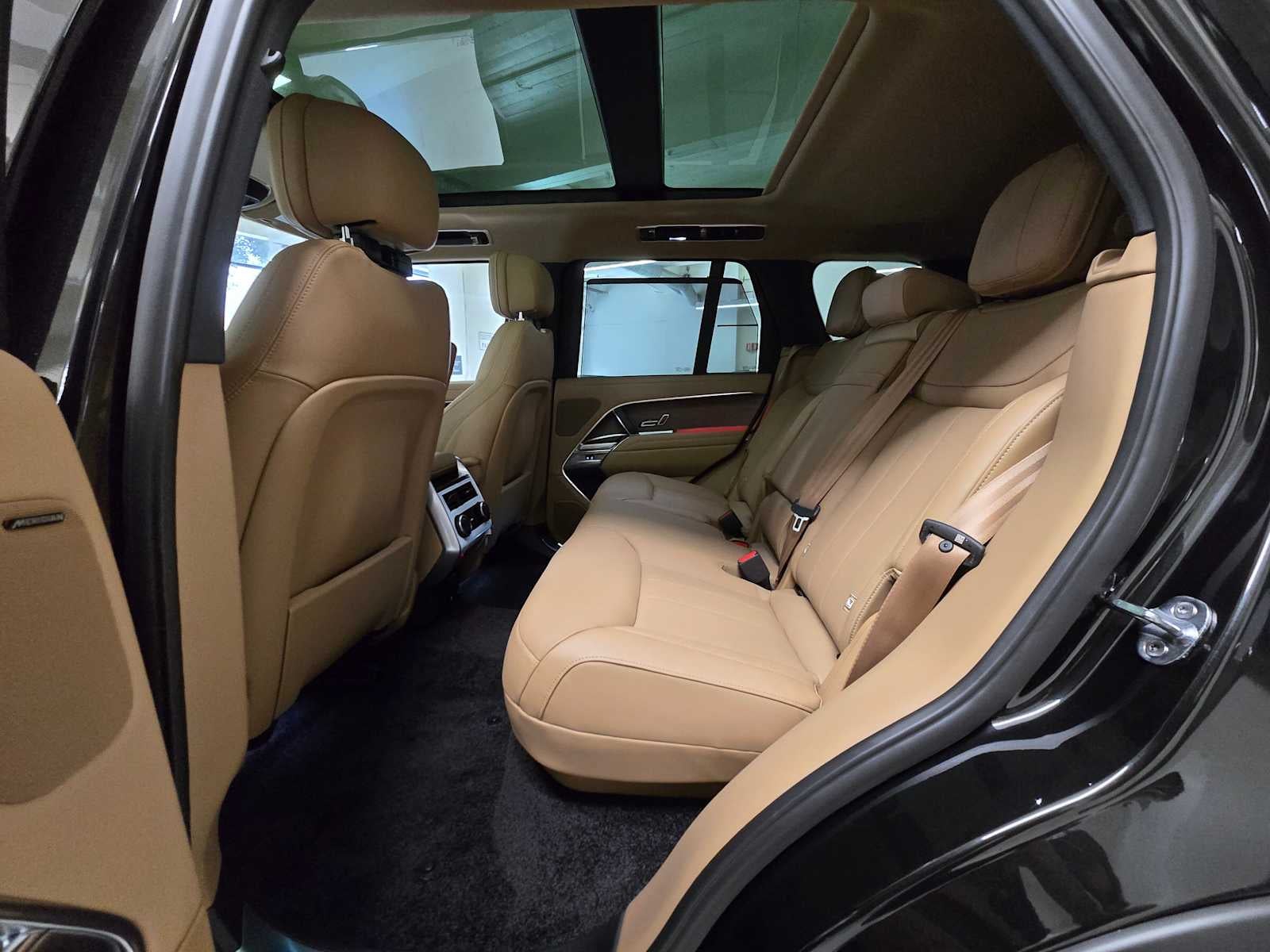 2026 Land Rover Range Rover SE