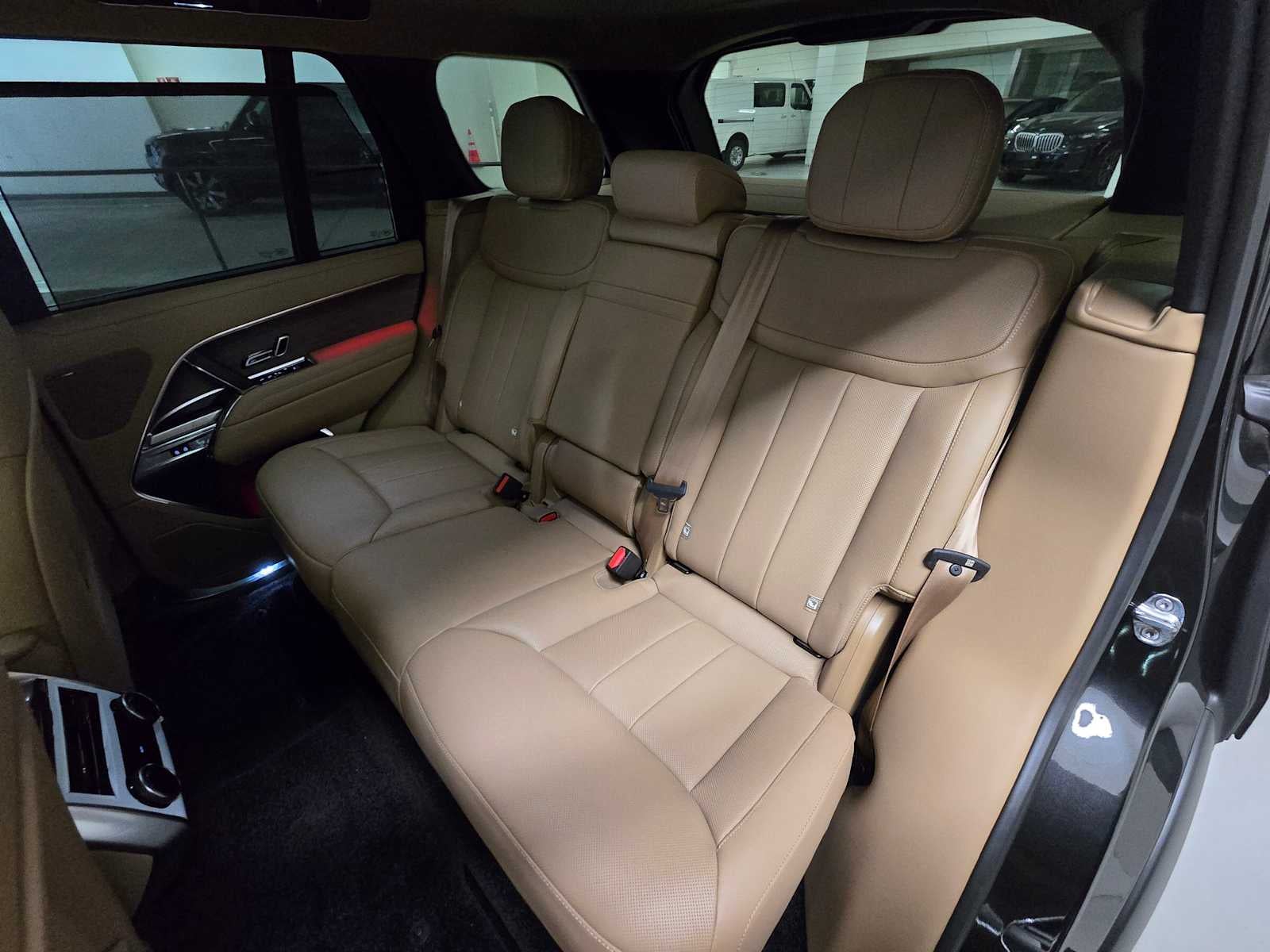 2026 Land Rover Range Rover SE