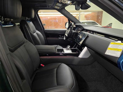 2026 Land Rover Range Rover SE