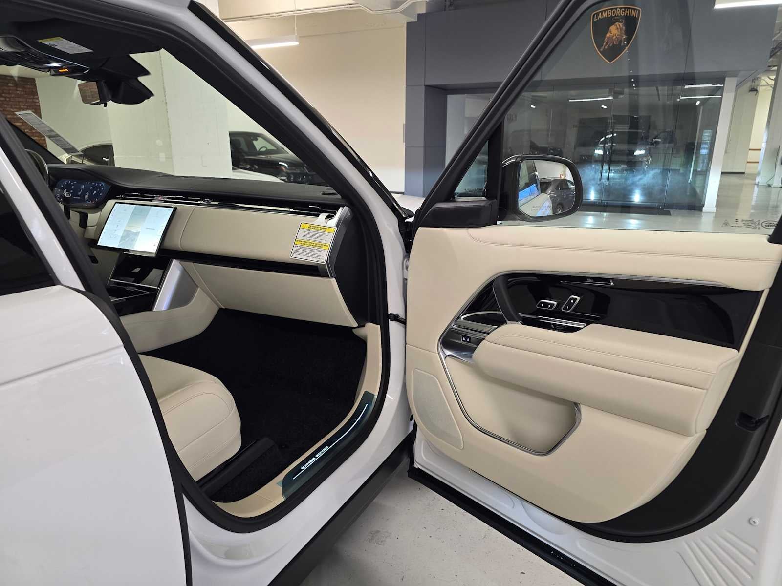 2026 Land Rover Range Rover SE