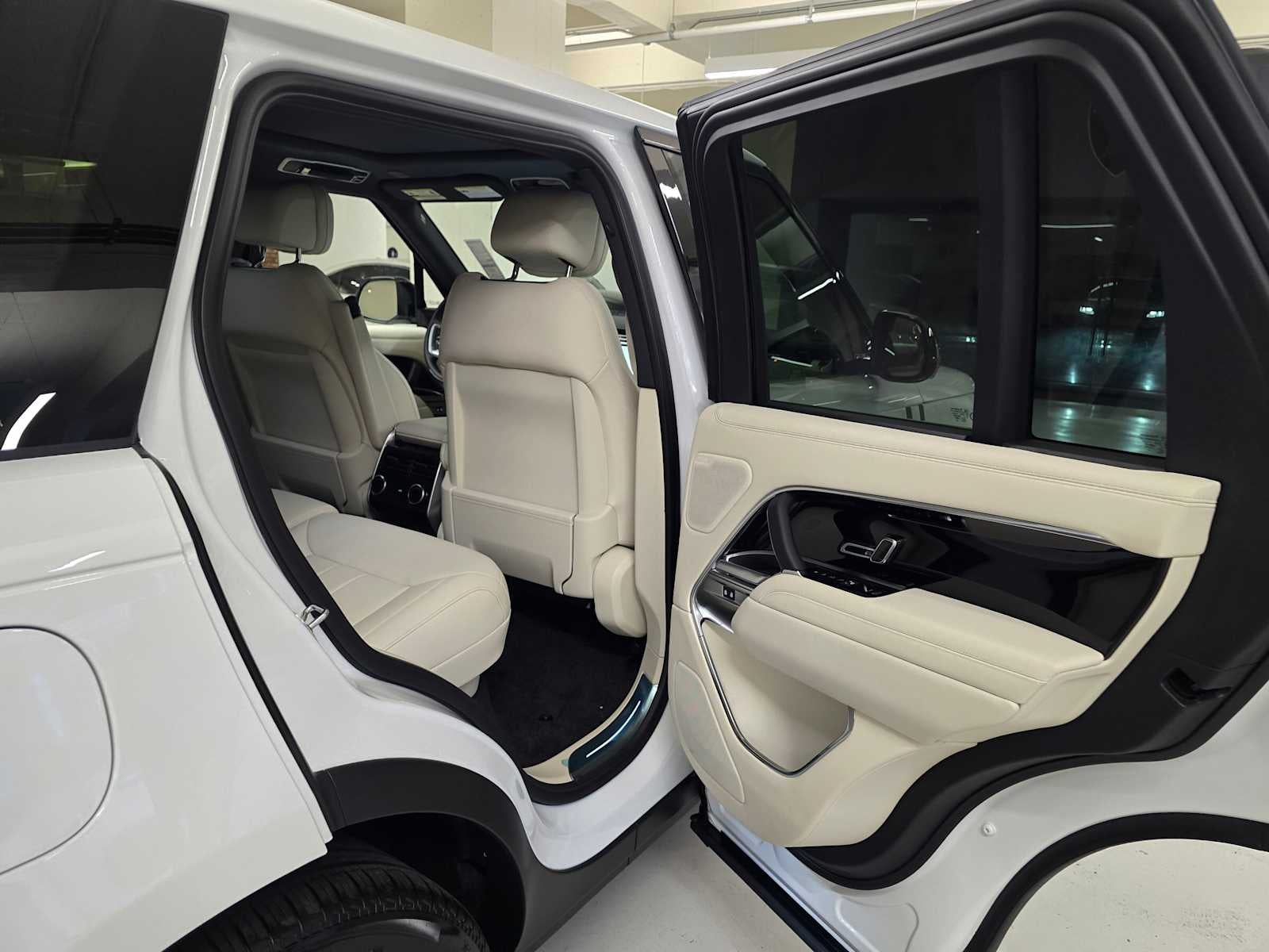 2026 Land Rover Range Rover SE