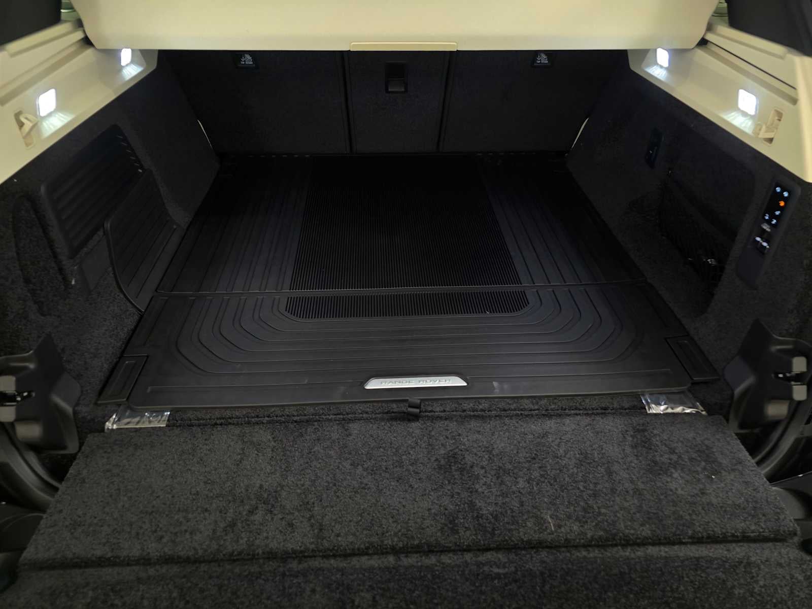 2026 Land Rover Range Rover SE