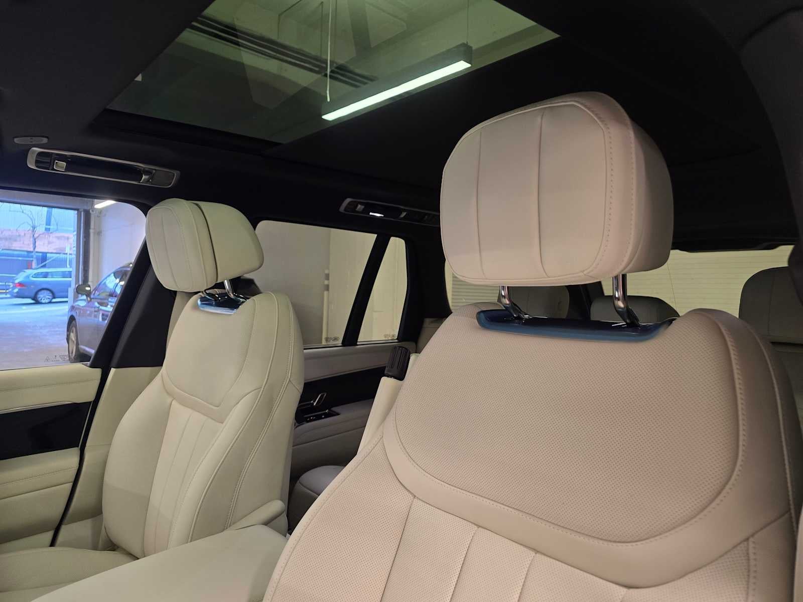 2026 Land Rover Range Rover SE