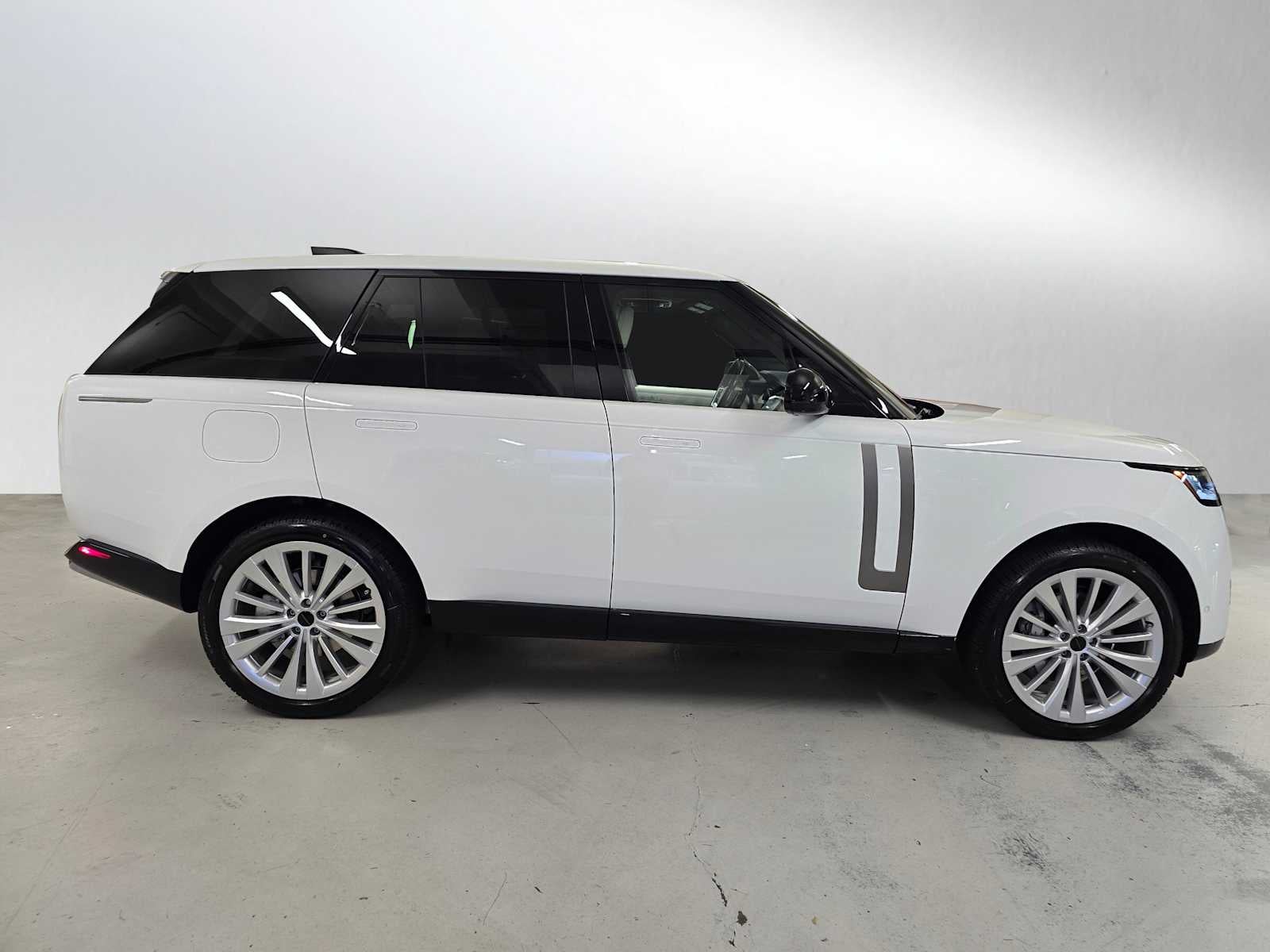 2026 Land Rover Range Rover SE