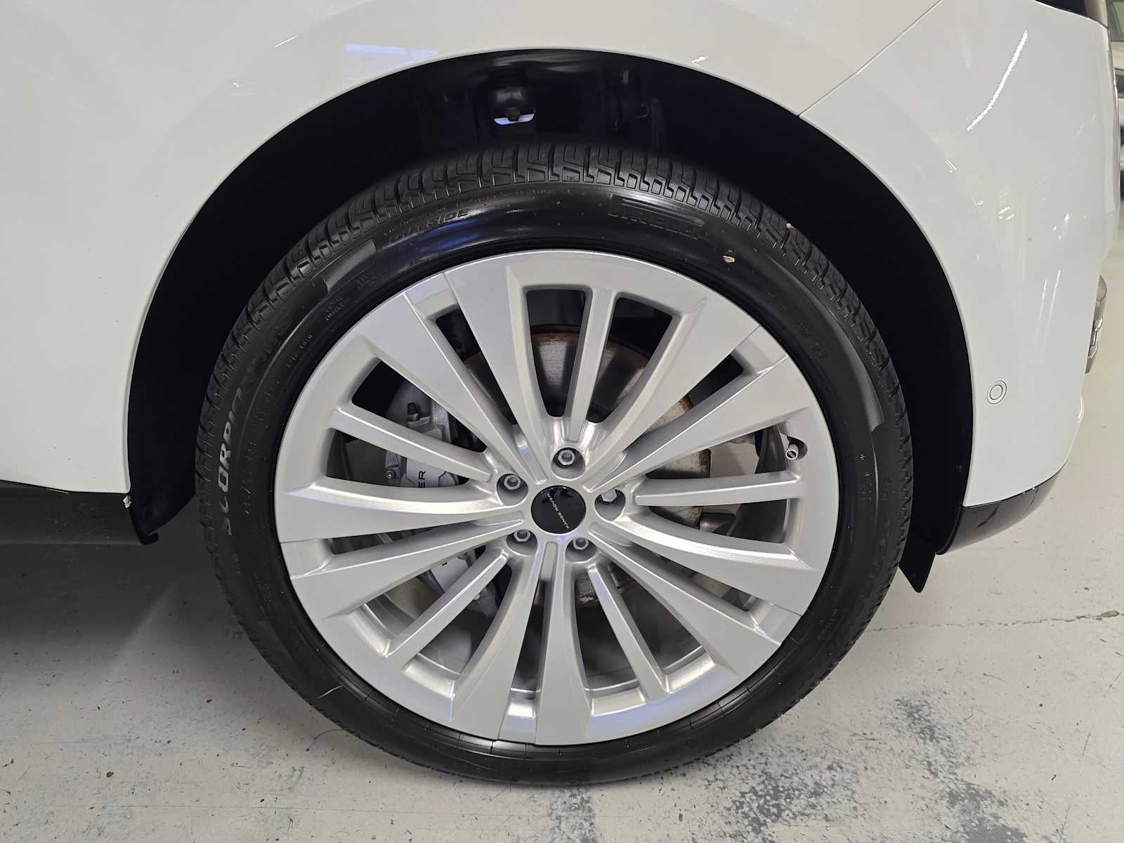 2026 Land Rover Range Rover SE