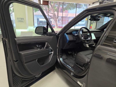 2026 Land Rover Range Rover SE