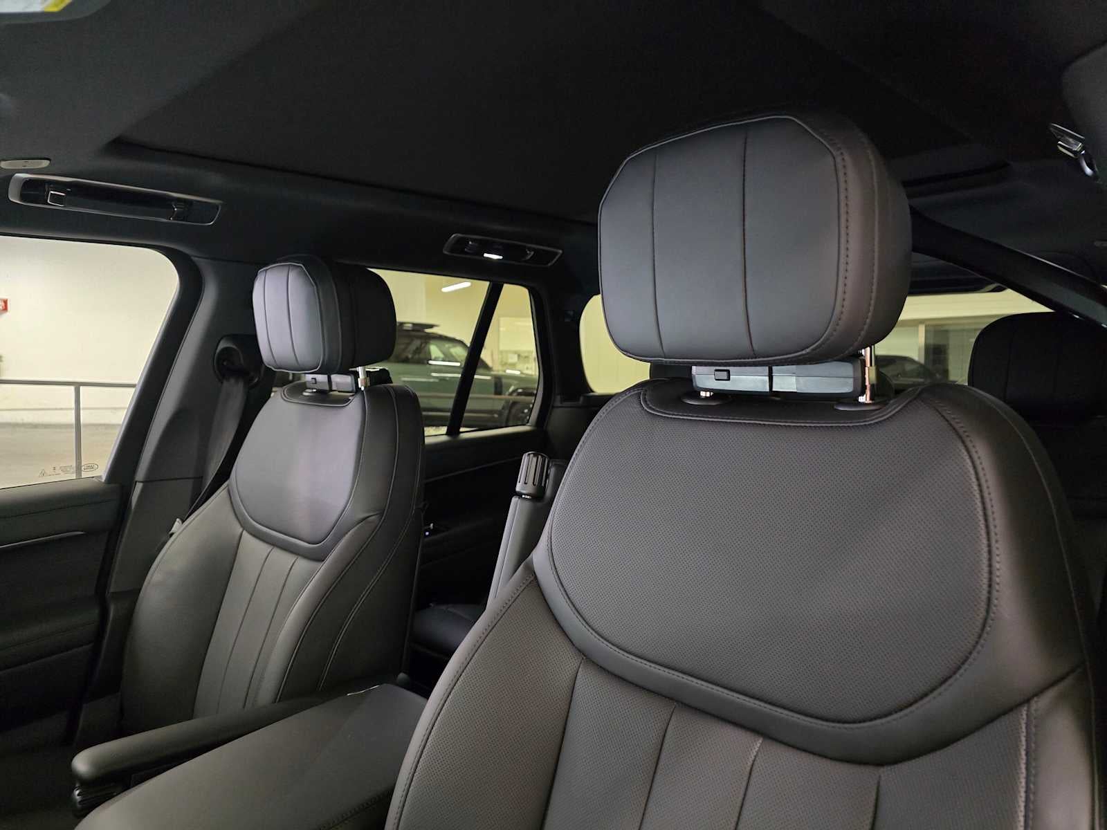 2026 Land Rover Range Rover SE