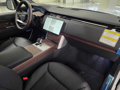 2026 Land Rover Range Rover SE