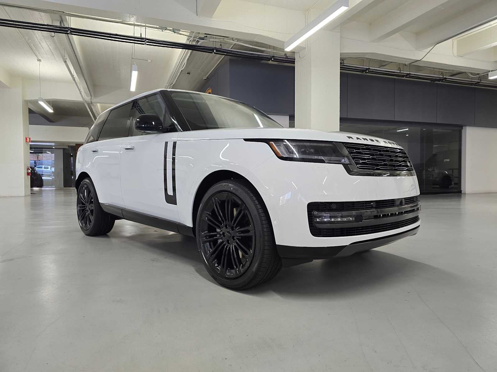 2026 Land Rover Range Rover SE