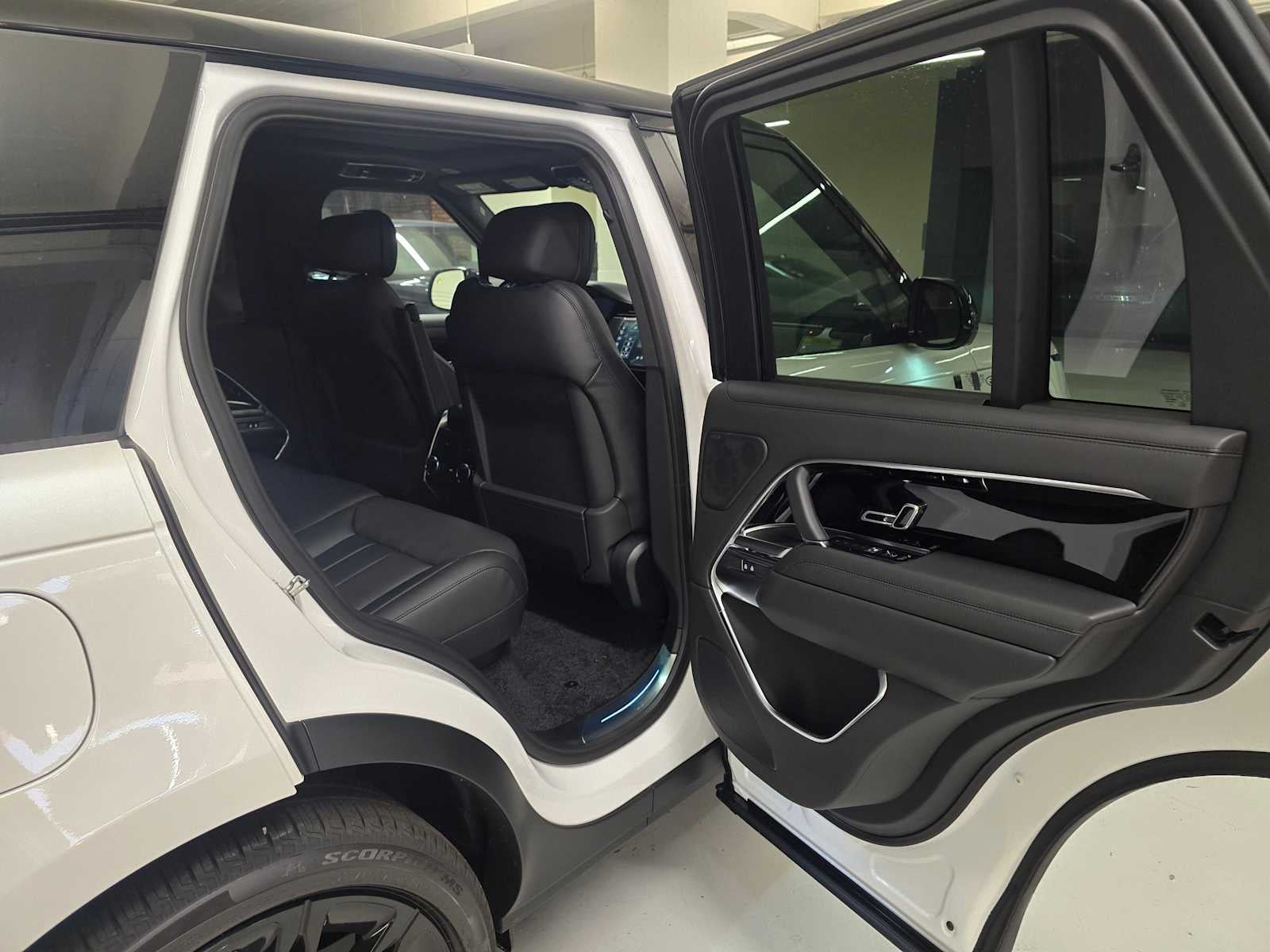 2026 Land Rover Range Rover SE