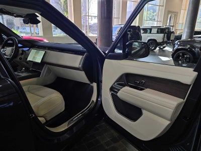 2026 Land Rover Range Rover SE